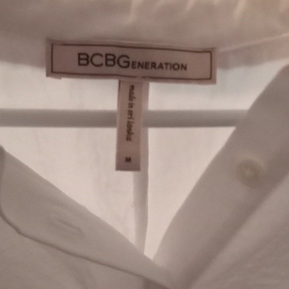 BCBGeneration Knot Front Top - Picture 3 of 4